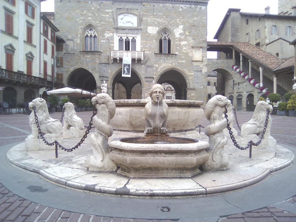 1929 Castle Guest Bérgamo Exterior foto