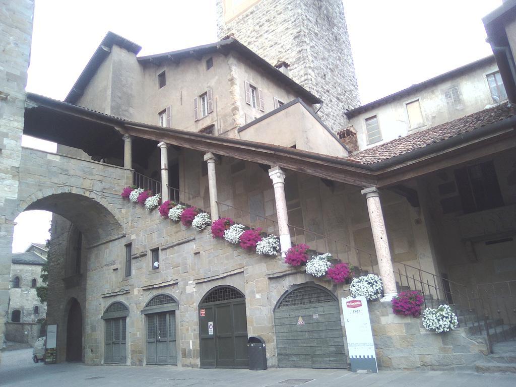 1929 Castle Guest Bérgamo Exterior foto